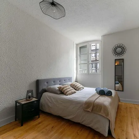 Jaude - Cosy En Centre Apartment
